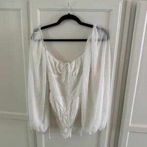 Sabo Skirt Sorrell White Bodysuit